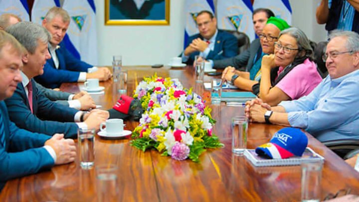 Delegación rusa sostiene encuentro con diputados de la Asamblea Nacional
