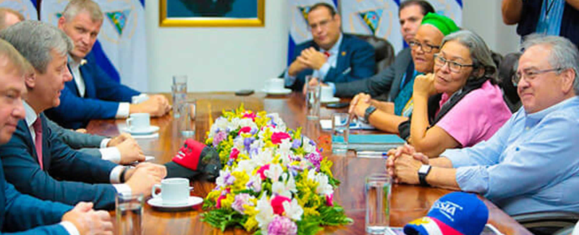 Delegación rusa sostiene encuentro con diputados de la Asamblea Nacional