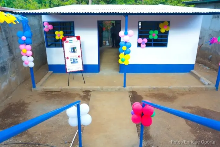 Familia de Villa El Carmen celebra la entrega de su nueva Vivienda Digna