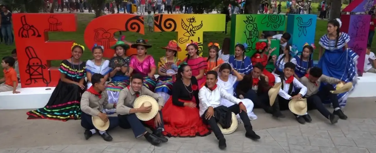 Familias estelianas inauguran el Parque de la Familia y la Comunidad