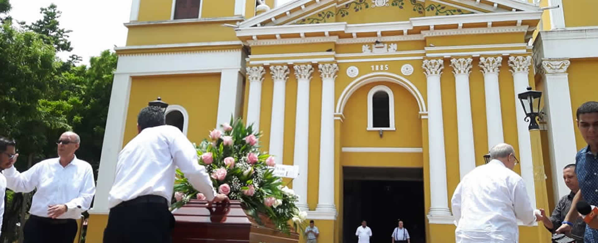 Honras fúnebres de la primera actriz nicaragüense Miriam Hebe González