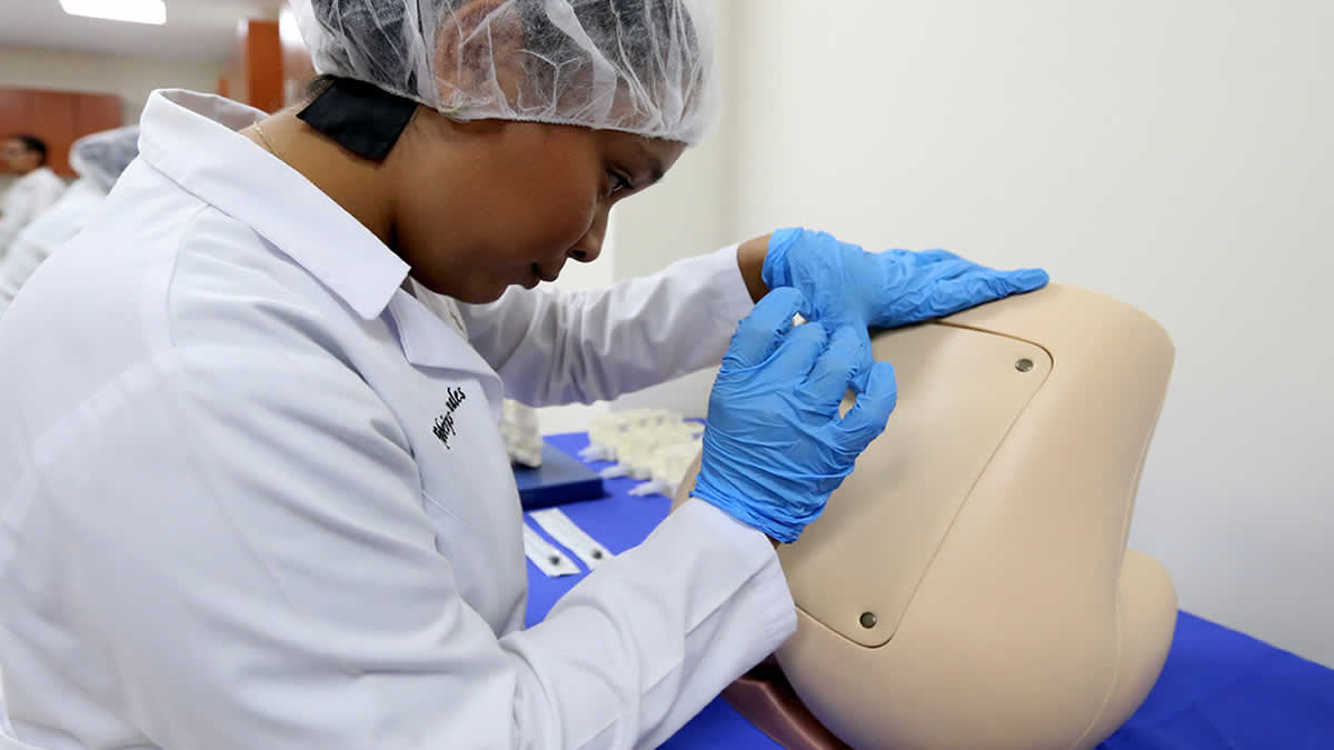 Hospital Escuela Militar Dr. Dávila introduce la simulación en la enseñanza médica