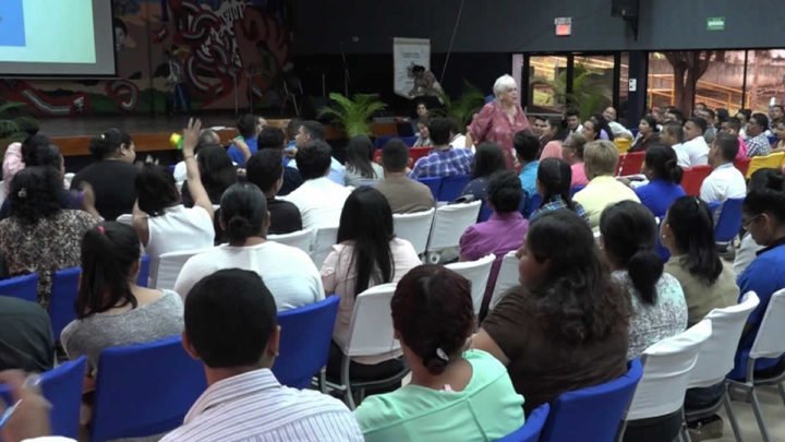 MINED sigue fortaleciendo la calidad educativa a docentes de inglés