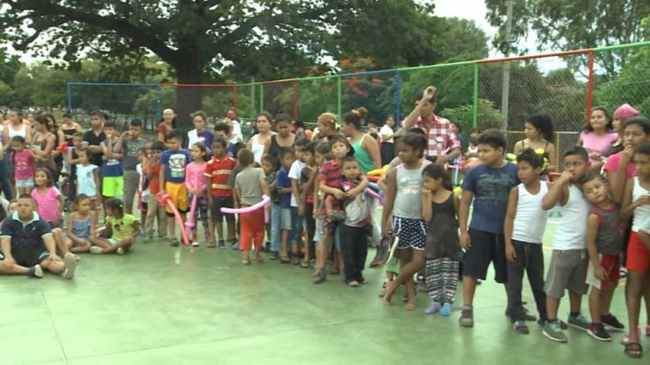 Niños del Distrito II de Managua honran la memoria deJulio Buitrago