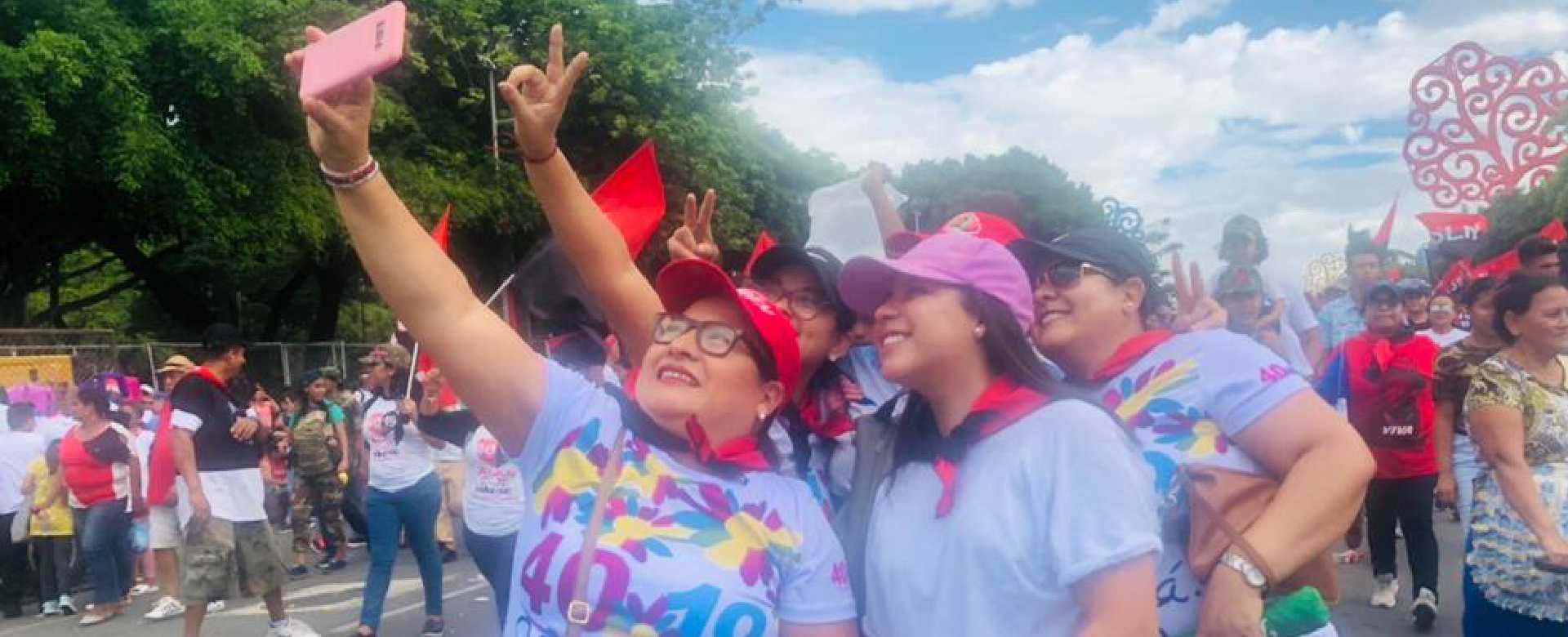 Sandinistas desbordan redes sociales con fotografías del aniversario 40/19