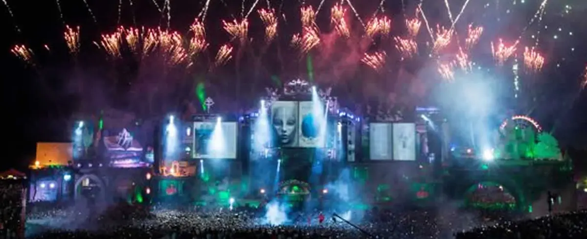Tomorrowland se enciende con Armin Van Buuren & Shaquille O'neal