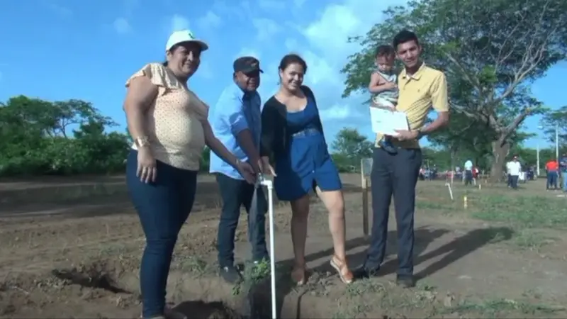 24 familias de Villa El Carmen reciben terrenos por el programa Bismarck