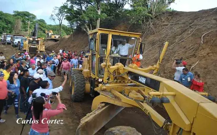 Arranca construcción de la carretera El Buquete-Santa Ana