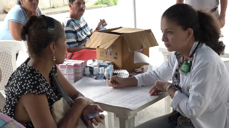Clínica móvil brinda consultas generales en el barrio Colinas del Memorial Sandino