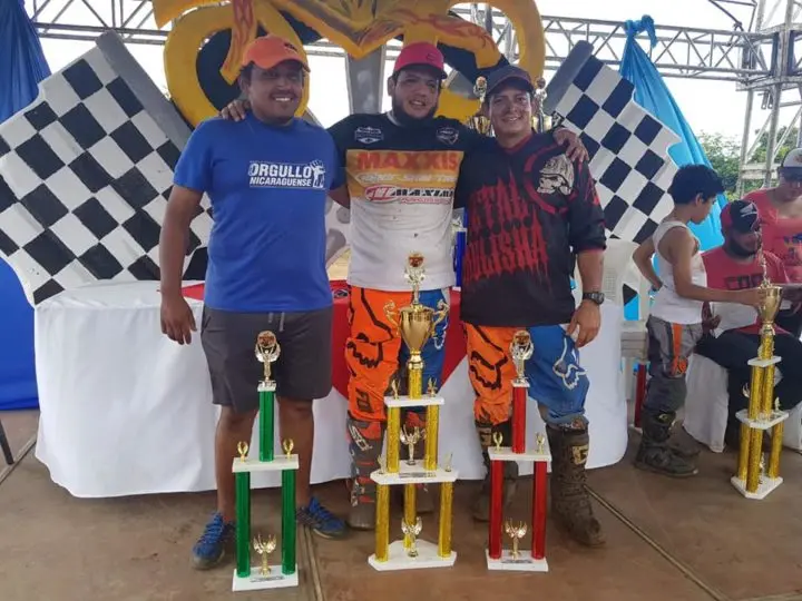 Leoneses estrenan nueva pista de Motocross "La Cieba"