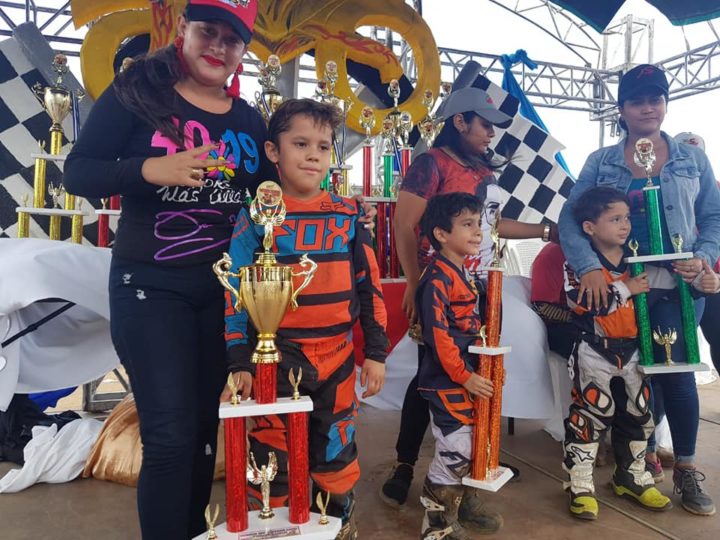 Leoneses estrenan nueva pista de Motocross "La Cieba"
