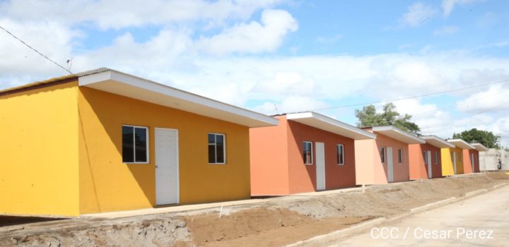 Residencial Monte Nebo celebra el Día de la Alegría con la primera entrega de casas