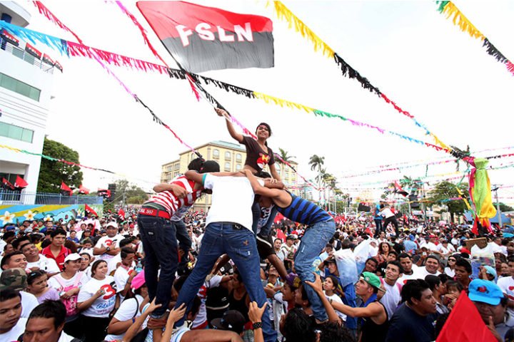 Nicaragua celebra el Día de la Alegría, tras la huida y rendición de Somoza