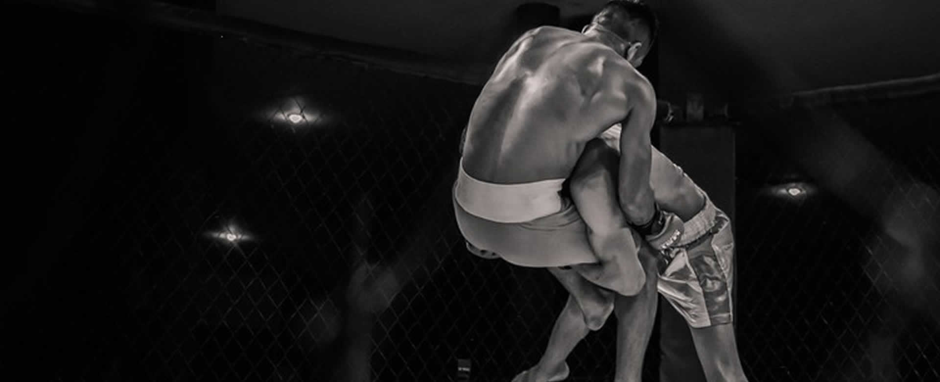 Campeón Mundial de Muay Thai envía al hospital a un ladrón al intentar robarle