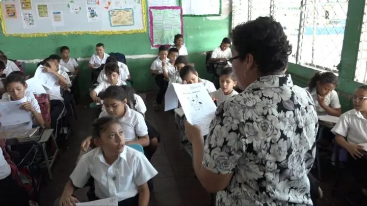 Estudiantes certamen nacional aprendiendo