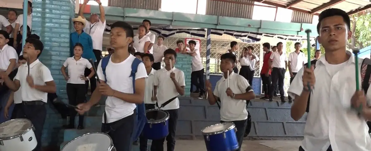 Estudiantes del Instituto Miguel Bonilla ensayan "Managua, Linda Managua"