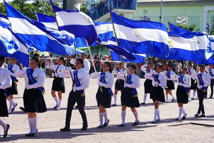 Estudiantes del distrito IV y VI de Managua participan en Desfile Patrio