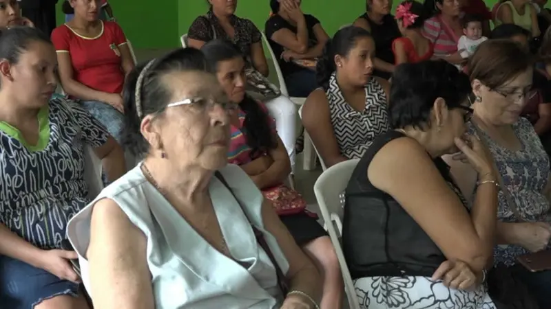 Familia reciben prestamos del programa Usura Cero en Jalapa