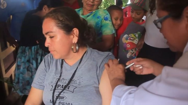 Familias Carazo jornada vacunación