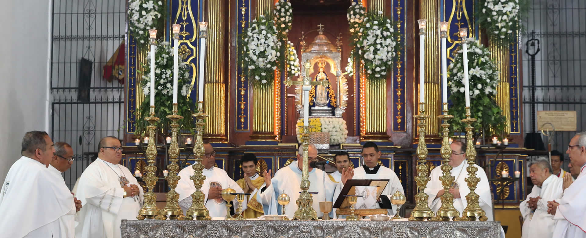 Familias Católicas del Occidente despiden al Monseñor Bosco Vivas