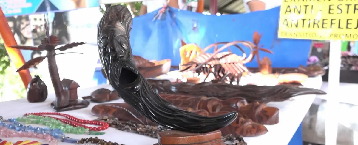 Emprendedores continúan exponiendo sus productos en la Feria Agostina