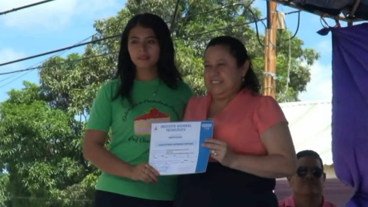 Jóvenes Escuela Oficios Rafael