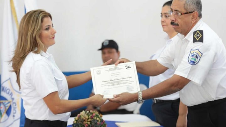 Migración y Extranjería capacita a su personal para brindar una mejor atención