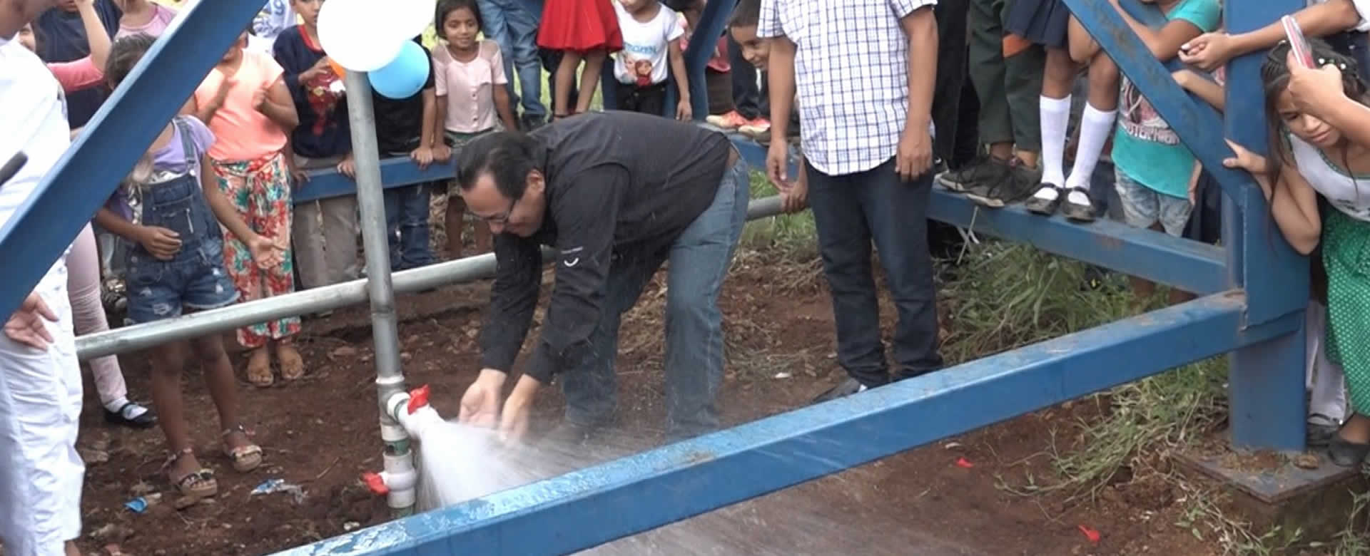 Pobladores de El Paraíso, Tipitapa, celebraron la llegada el agua potable