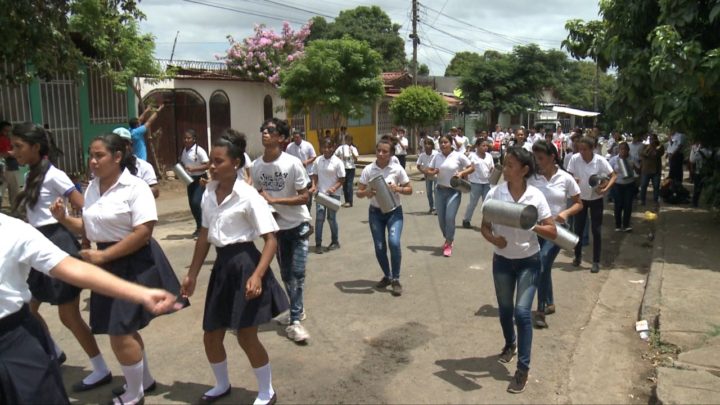 Colegios públicos de Managua se preparan para desfile patrio