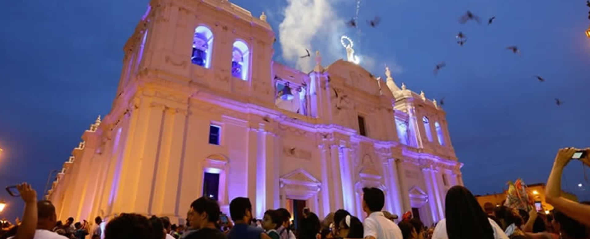 Miles de devotos disfrutaron de la tradicional gritería chiquita en León