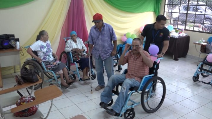 Pacientes con discapacidad física motora de Estelí, reciben medios auxiliares