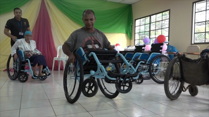 Pacientes con discapacidad física motora de Estelí, reciben medios auxiliares