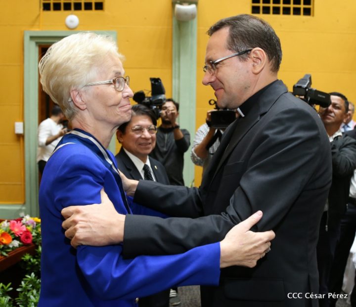Embajadora de Alemania en Nicaragua recibe la Orden José de Marcoleta