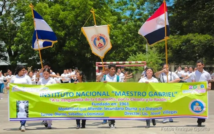 Estudiantes del Instituto Maestro Gabriel preparan fiestas patrias