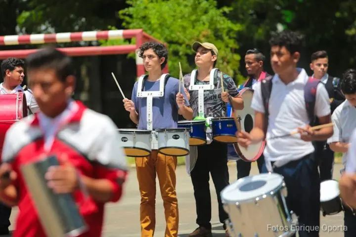Estudiantes del Instituto Maestro Gabriel preparan fiestas patrias