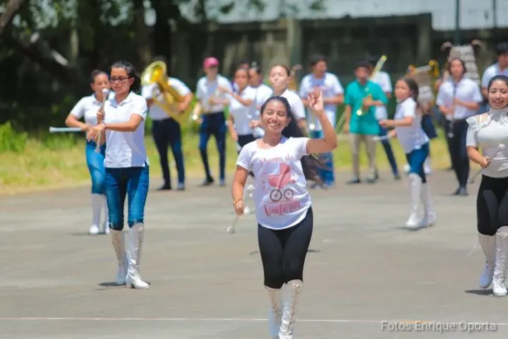 Estudiantes del Instituto Maestro Gabriel preparan fiestas patrias