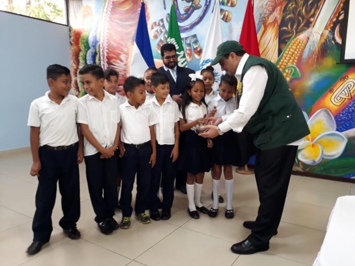 MINED recibe dátiles para complemento de la Merienda Escolar