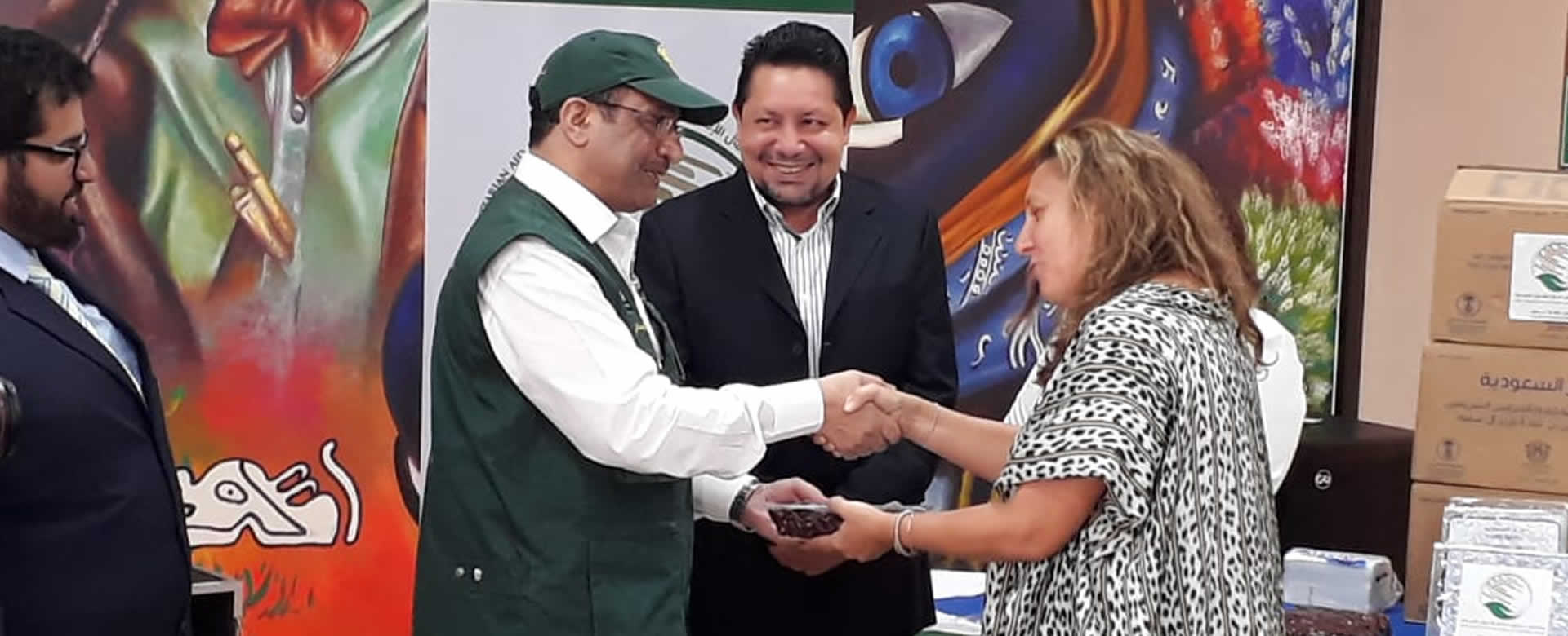 Arabia Saudita entrega 250 toneladas métricas de dátiles al MINED