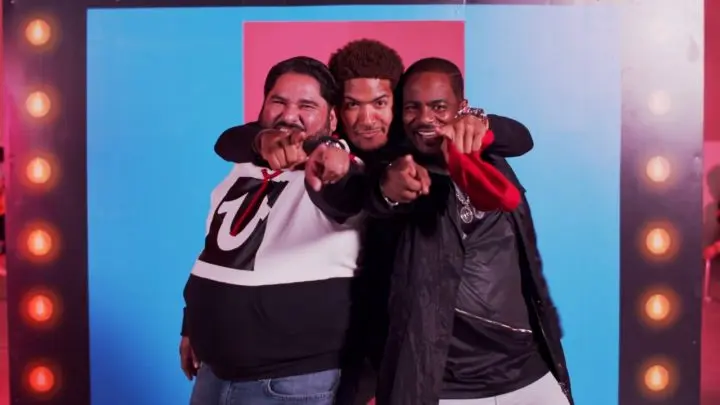 Sexis modelos encienden redes sociales con la nueva parodia de JR INN