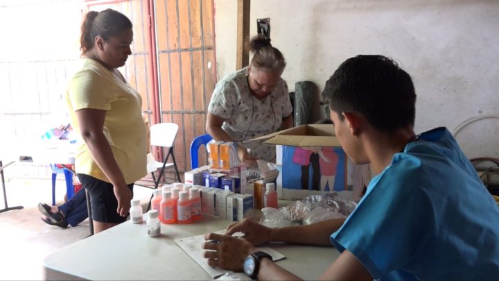 Ministerio de Salud continúa brindando atención médica a las familias