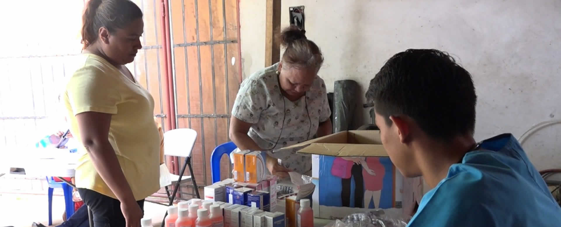 Ministerio de Salud continúa brindando atención médica a las familias