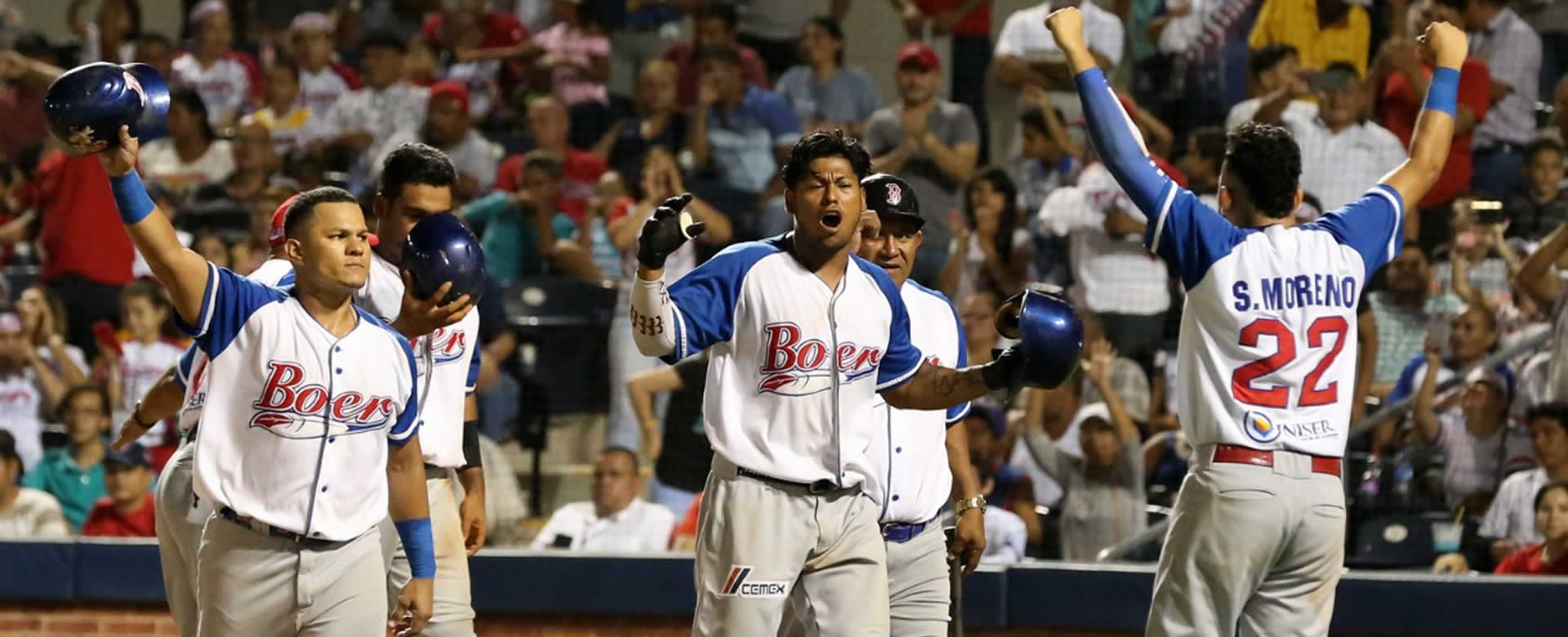 Bóer receta lluvia de jonrones a los Dantos y empatan la serie semifinal