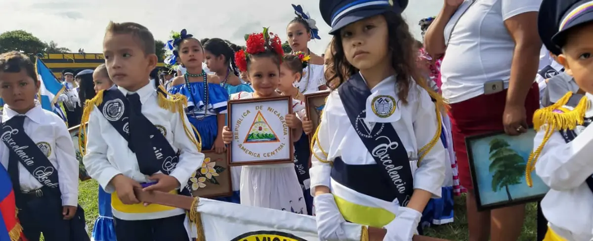 Carazo: Alumnos realizan desfiles en honor a las fiestas patrias