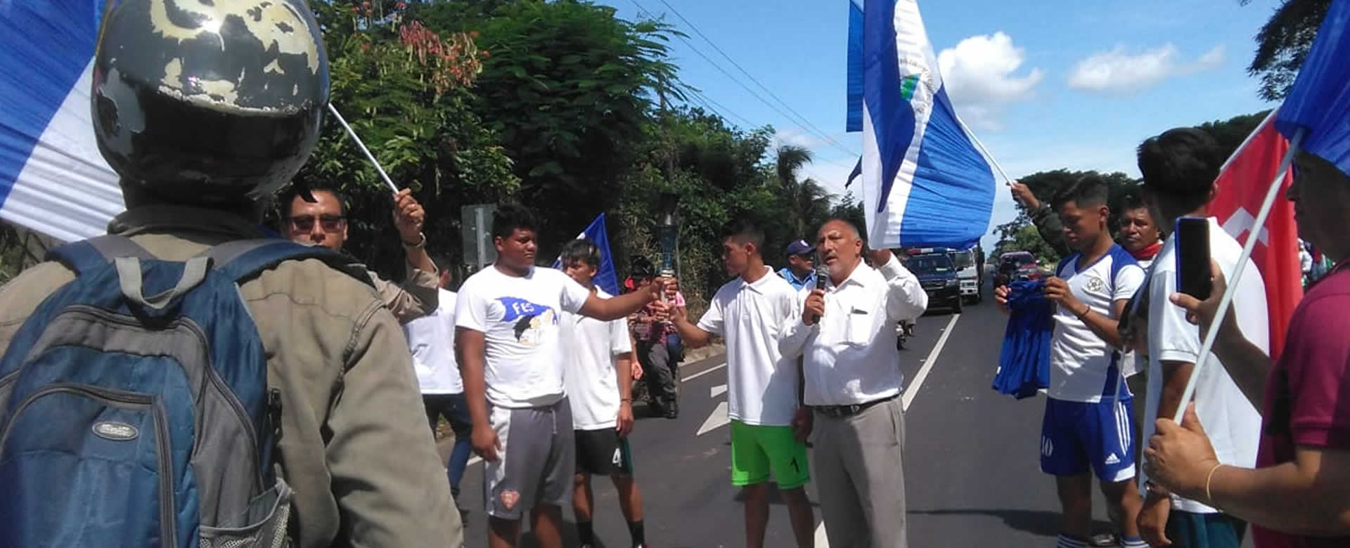 Carazo recibe con orgullo la antorcha de los héroes de Nandaime