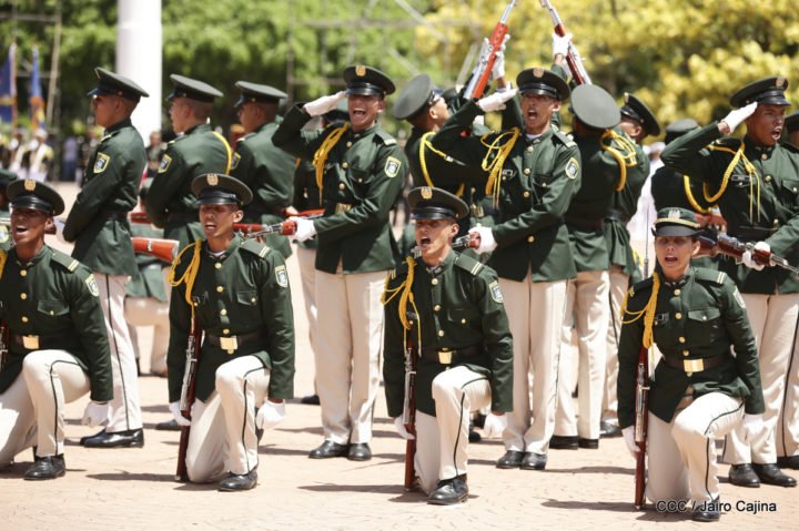 Desfile de academias nacionales y extranjeras en saludo al aniversario del Ejército de Nicaragua 