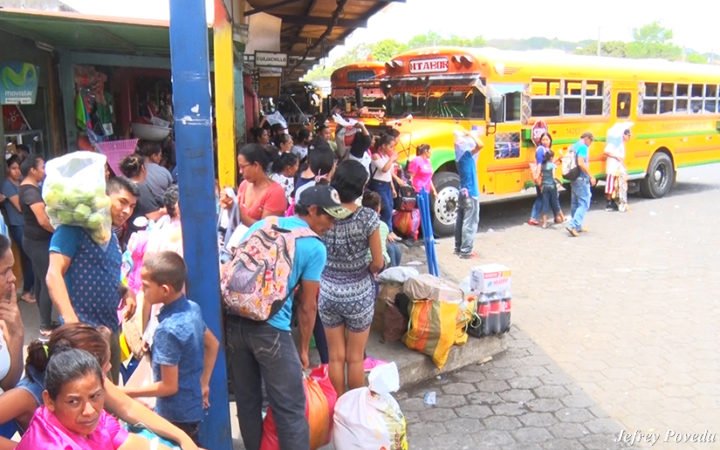 Familias salen de la capital para disfrutar de los los días patrios 