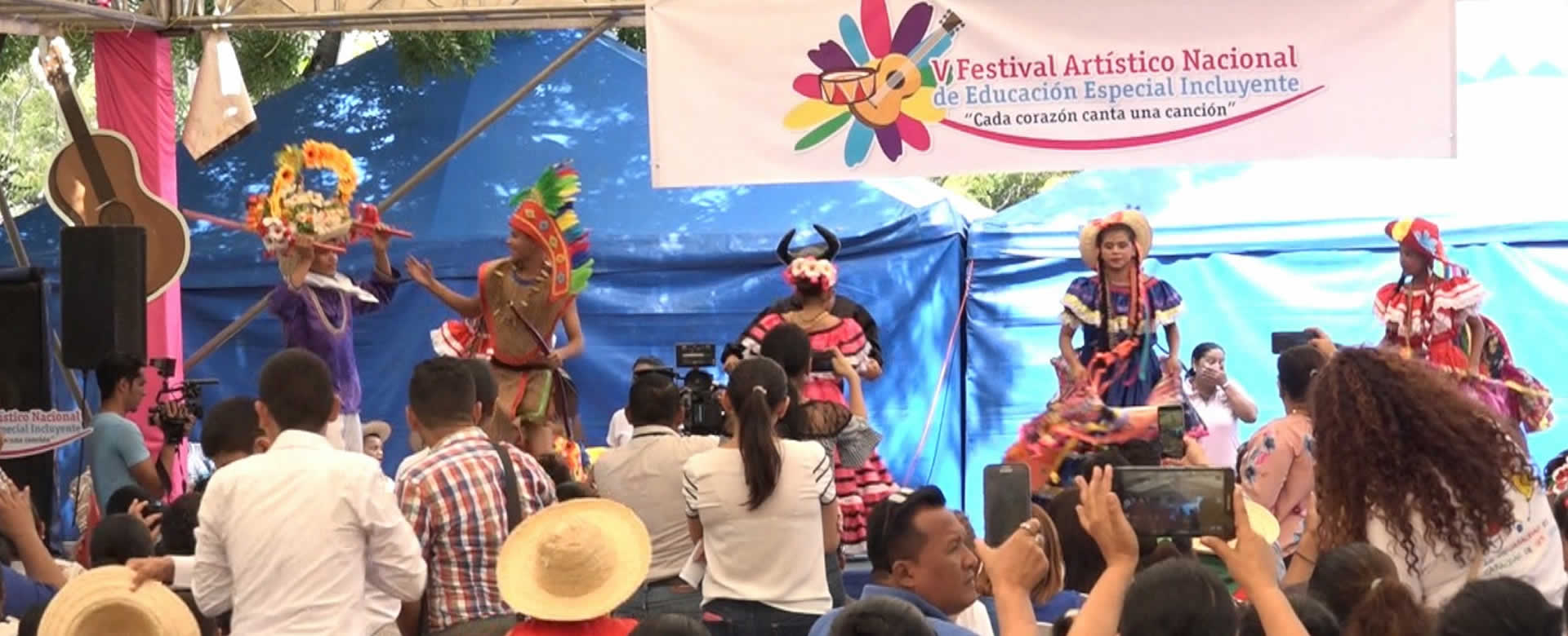 Niños con discapacidad realizan Festival Artístico en saludo a las Fiestas Patrias