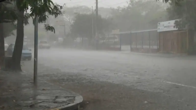 Ingresan dos ondas tropicales provocando lluvias en Nicaragua