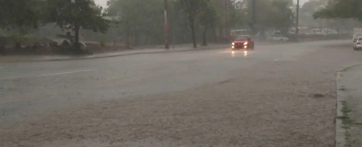 Ingresan dos ondas tropicales provocando lluvias en Nicaragua