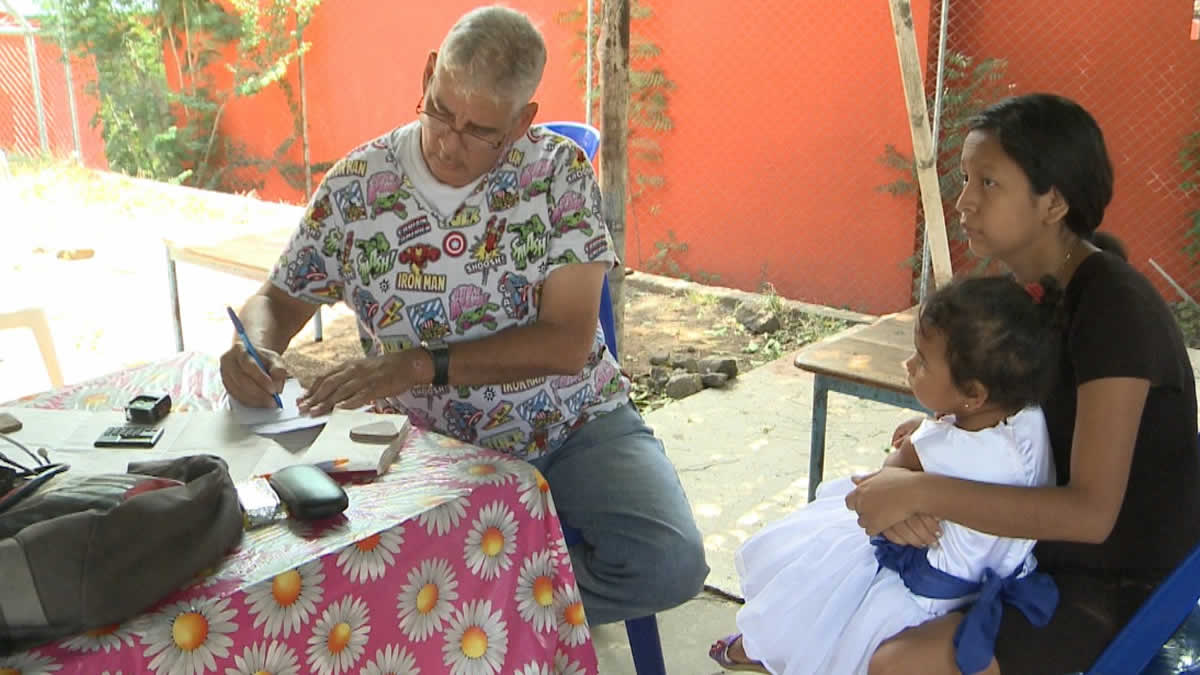 MINSA brinda atención médica a familias del barrio Miguel Bonilla
